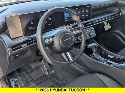 2025 Hyundai TUCSON SE