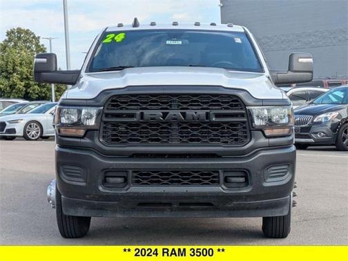 2024 RAM 3500 Tradesman Crew Cab 4x4 8' Box