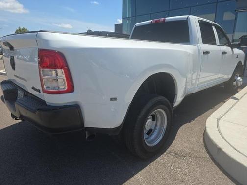 2024 RAM 3500 Tradesman Crew Cab 4x4 8' Box