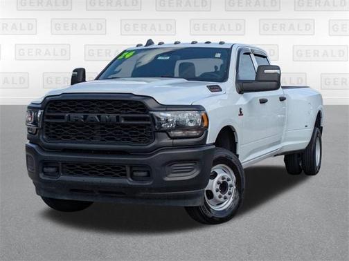 2024 RAM 3500 Tradesman Crew Cab 4x4 8' Box