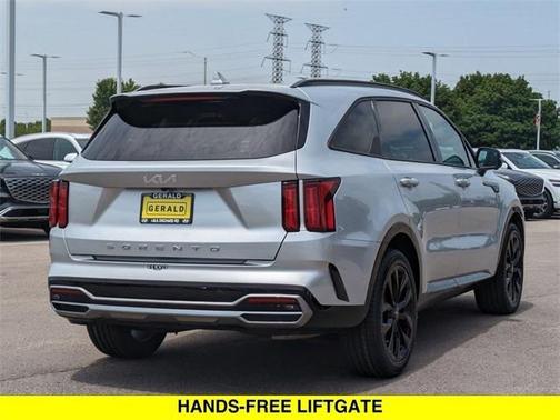 2022 Kia Sorento SX