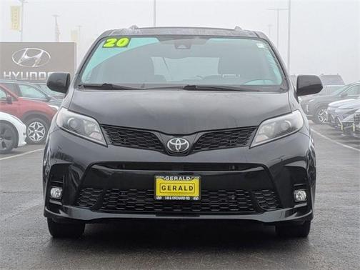 2020 Toyota Sienna SE