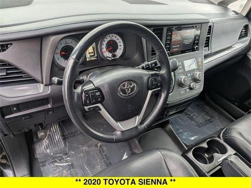 2020 Toyota Sienna SE