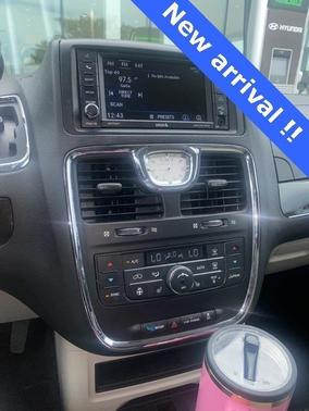 2016 Chrysler Town & Country Touring