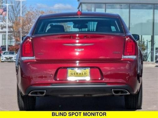 2022 Chrysler 300 Touring