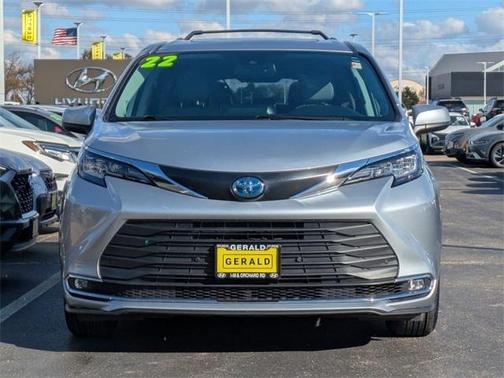 2022 Toyota Sienna XLE