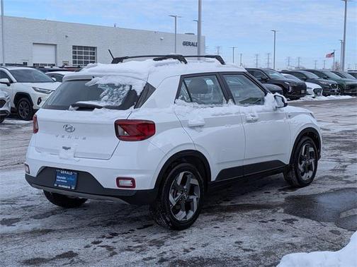 2025 Hyundai VENUE SEL