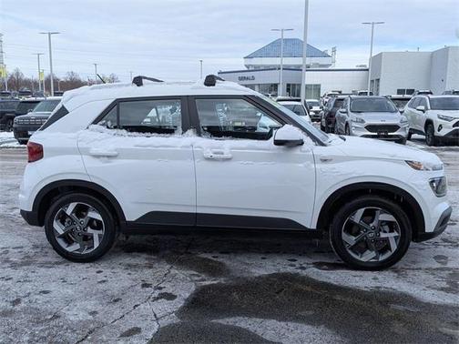 2025 Hyundai VENUE SEL