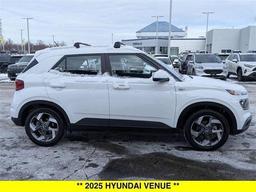 2025 Hyundai VENUE SEL