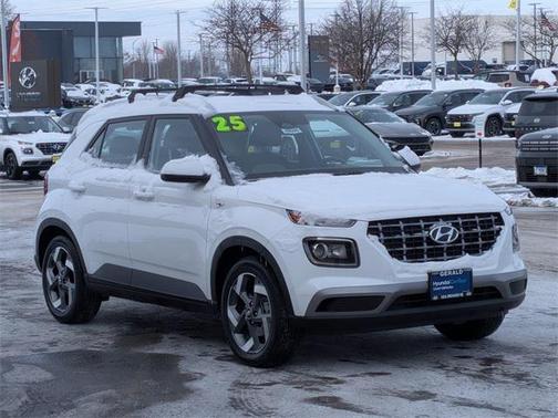 2025 Hyundai VENUE SEL