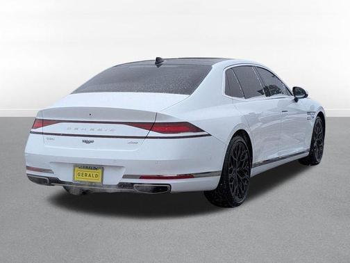 Uyuni White 2025 Genesis G90 3.5T e-SC AWD