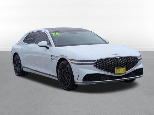 Uyuni White 2025 Genesis G90 3.5T e-SC AWD