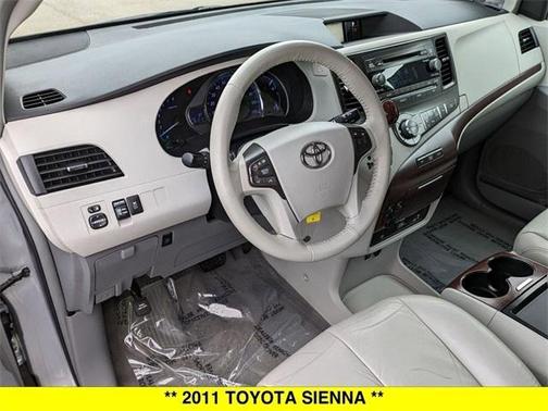 2011 Toyota Sienna XLE