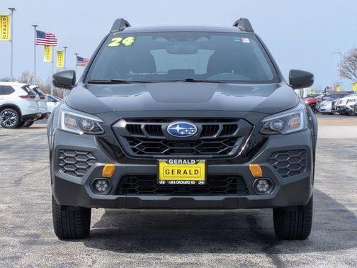 Crystal Black Silica 2024 Subaru Outback Wilderness