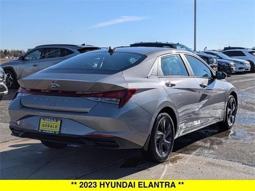 2023 Hyundai ELANTRA SEL