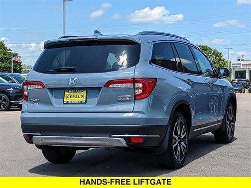 2022 Honda Pilot Touring 8-Passenger