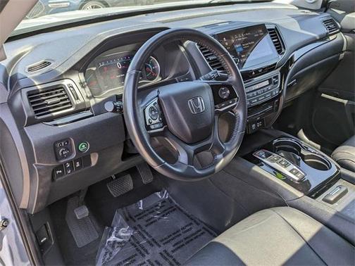 2022 Honda Pilot Touring 8-Passenger