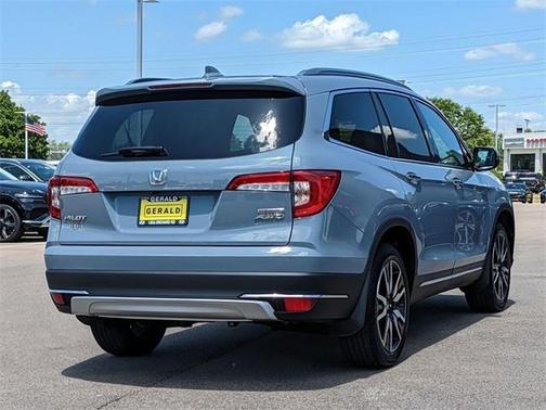 2022 Honda Pilot Touring 8-Passenger