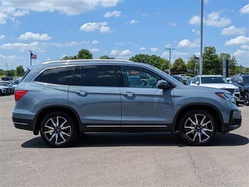 2022 Honda Pilot Touring 8-Passenger