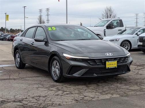 2025 Hyundai ELANTRA SE