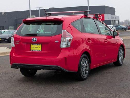 2015 Toyota Prius v Four