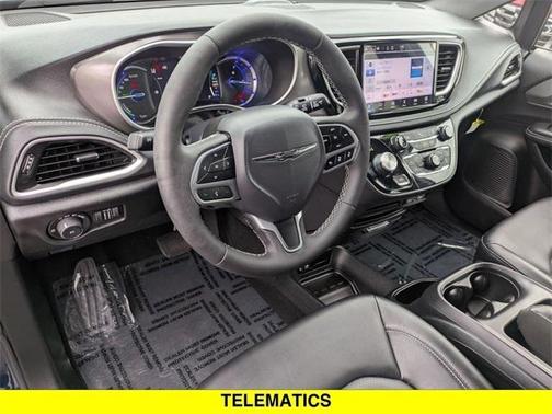 2025 Chrysler Pacifica Hybrid Select
