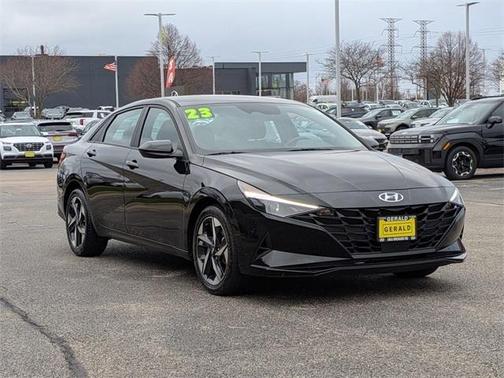 2023 Hyundai ELANTRA SEL