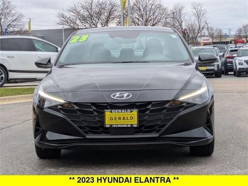 2023 Hyundai ELANTRA SEL