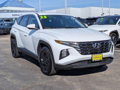 2023 Hyundai TUCSON SE