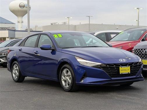 2023 Hyundai ELANTRA SE