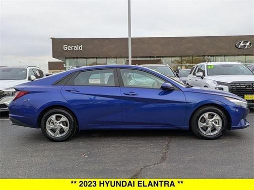 2023 Hyundai ELANTRA SE