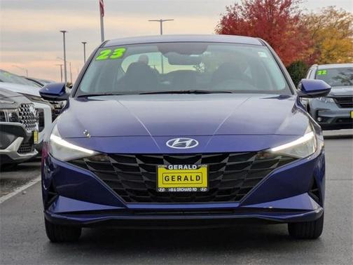 2023 Hyundai ELANTRA SE