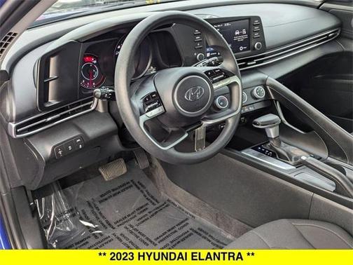 2023 Hyundai ELANTRA SE