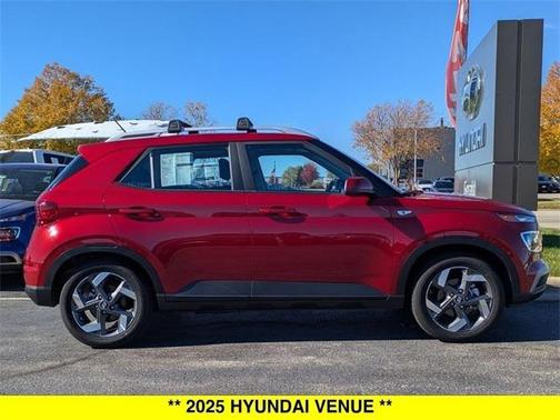 2025 Hyundai VENUE SEL