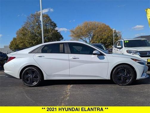 2021 Hyundai ELANTRA SEL