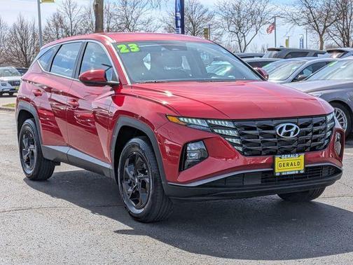 2023 Hyundai TUCSON SE