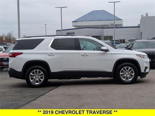 2019 Chevrolet Traverse LT Cloth