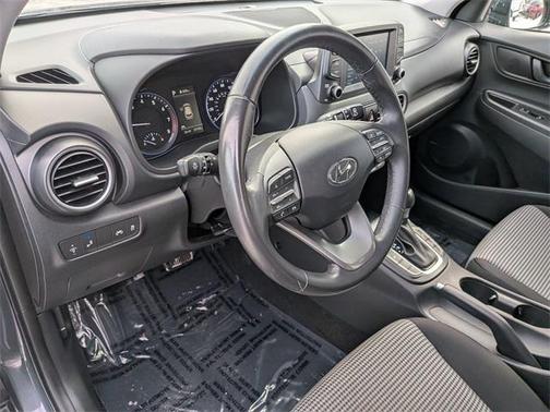 2021 Hyundai KONA SEL Plus