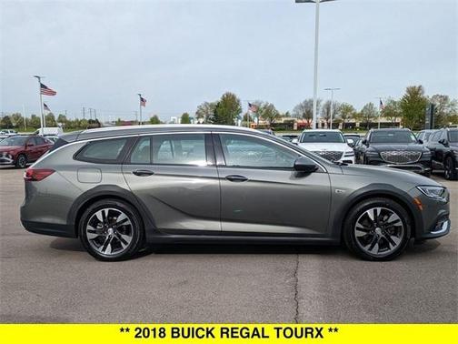 2018 Buick Regal TourX Essence