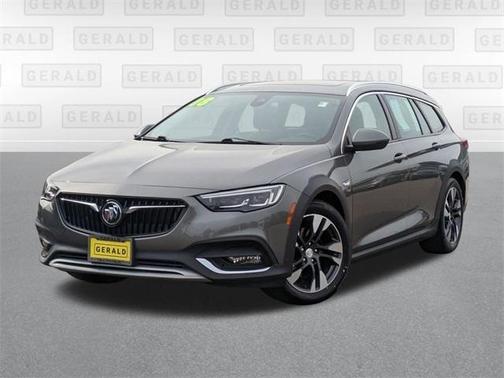 2018 Buick Regal TourX Essence
