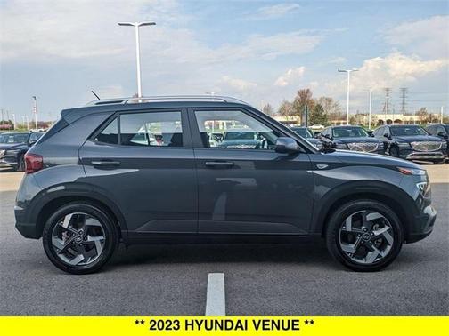 2023 Hyundai VENUE SEL