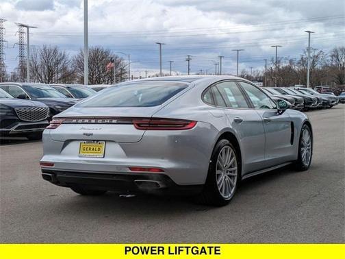 2018 Porsche Panamera 4