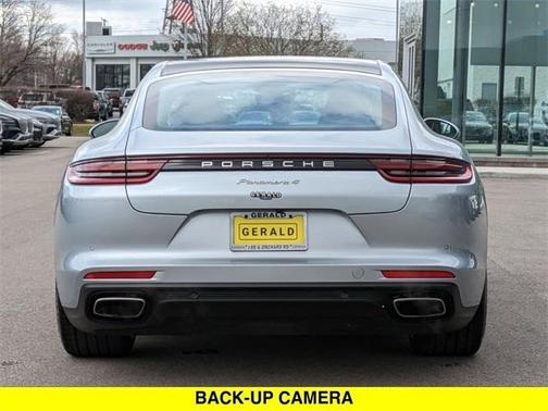 2018 Porsche Panamera 4