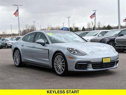 2018 Porsche Panamera 4