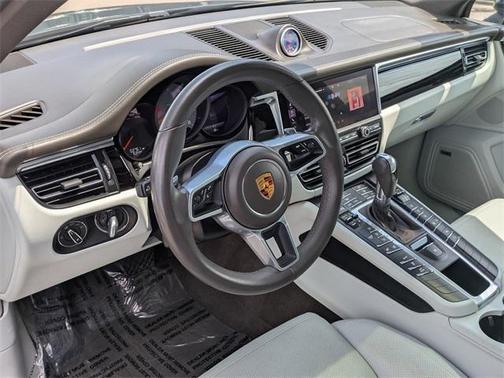 2021 Porsche Macan Base