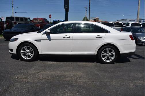WHITE 2016 Ford Taurus SEL