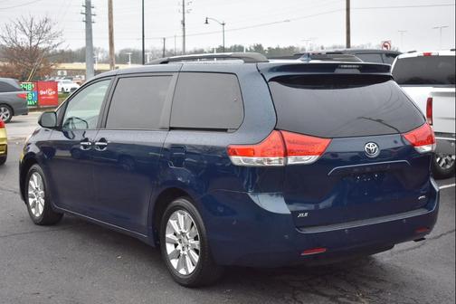 2011 Toyota Sienna XLE
