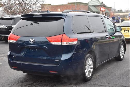 2011 Toyota Sienna XLE