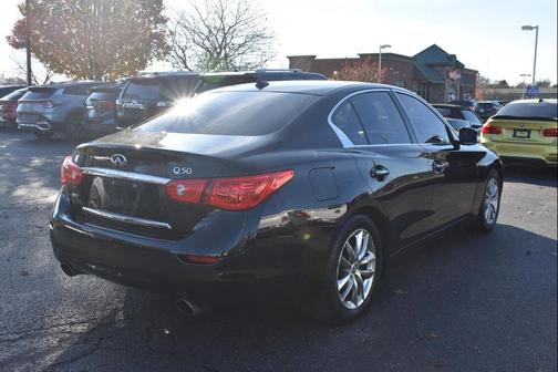 2017 INFINITI Q50 Base