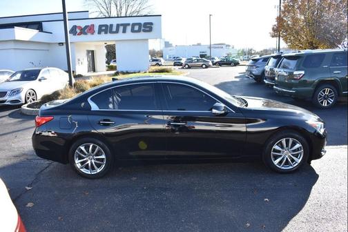 2017 INFINITI Q50 Base